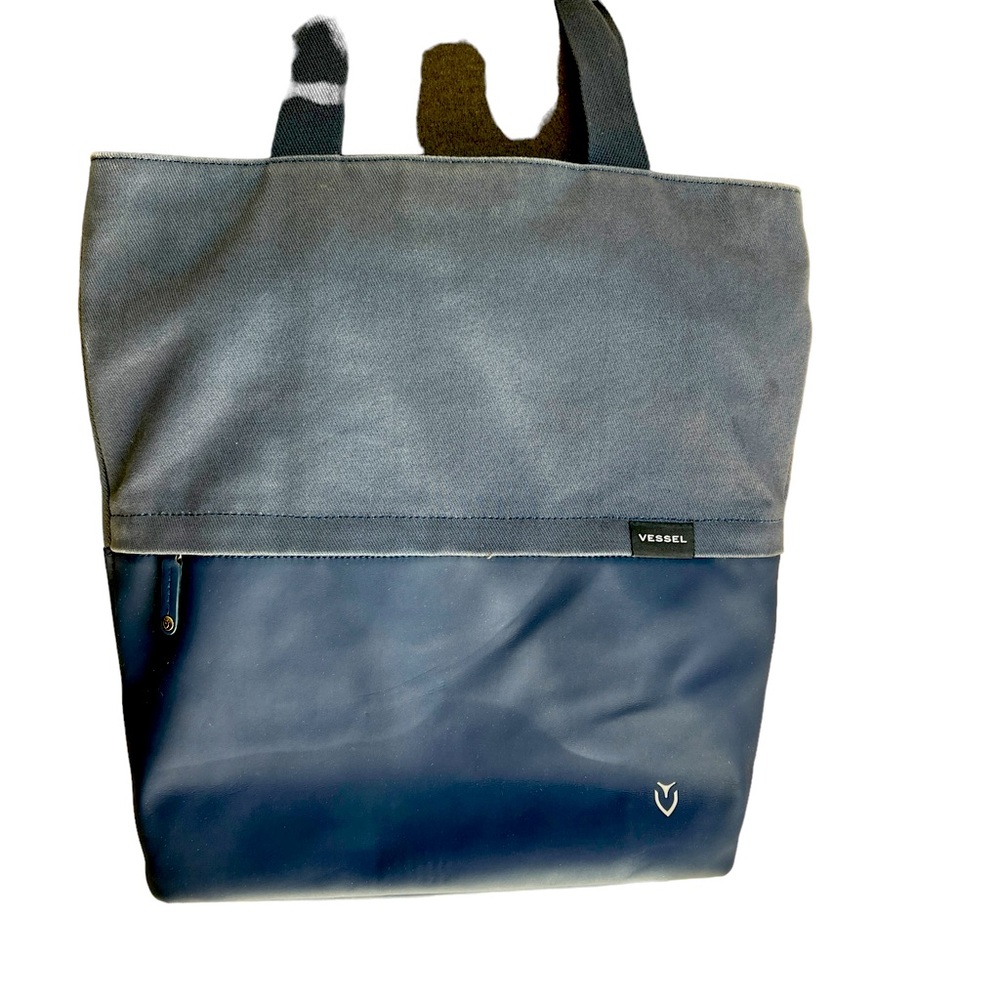 VESSEL TOTE BAG CROSSOVER CANVAS LAPTOP CASE Excellent Pre-Owned Condition